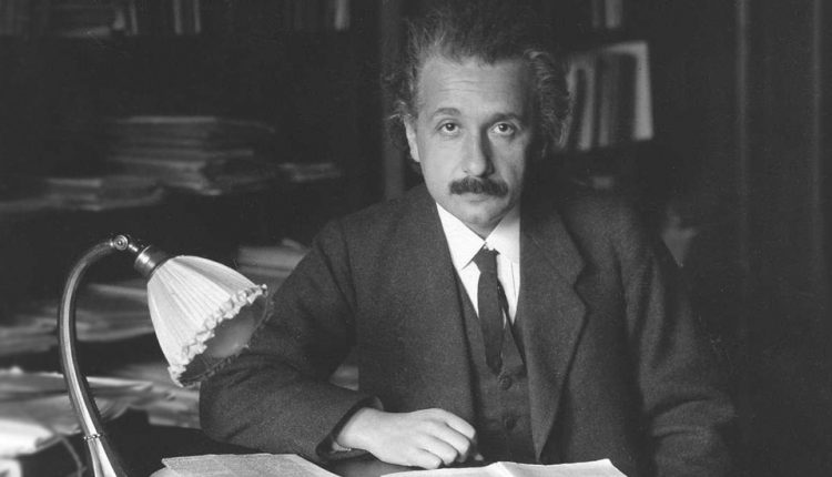  جملاتی از اینشتین که طرزتفکر شما را تغییر می‌دهد